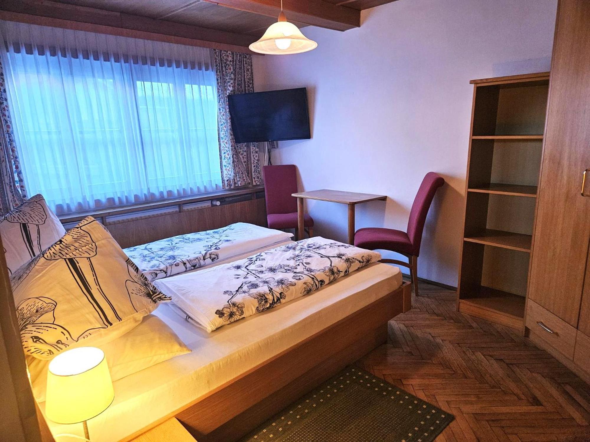 באד קליניקירשהיים Gasthof-Pension Alt Kirchheim מראה חיצוני תמונה